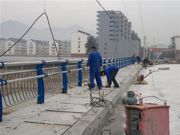 唐山不锈钢复合管护栏常见问题及解决方案